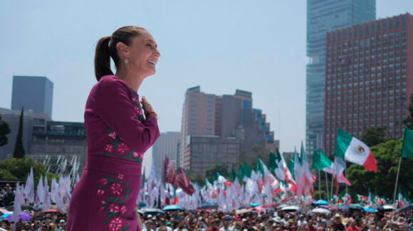 En celebración de 2 años del triunfo electoral, Sheinbaum rechaza injerencia extranjera