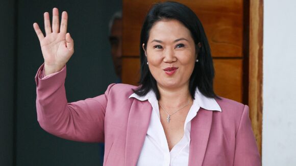 Keiko Fujimori mantiene ventaja en Perú con 99.89% de actas contabilizadas