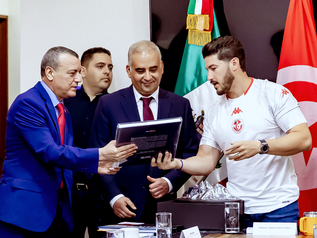Samuel García se reúne con diplomáticos de Túnez en Nuevo León
