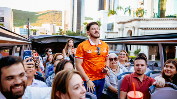 Nuevo León implementa servicio de autobús turístico ‘Hop On, Hop Off’ rumbo al Mundial 2026
