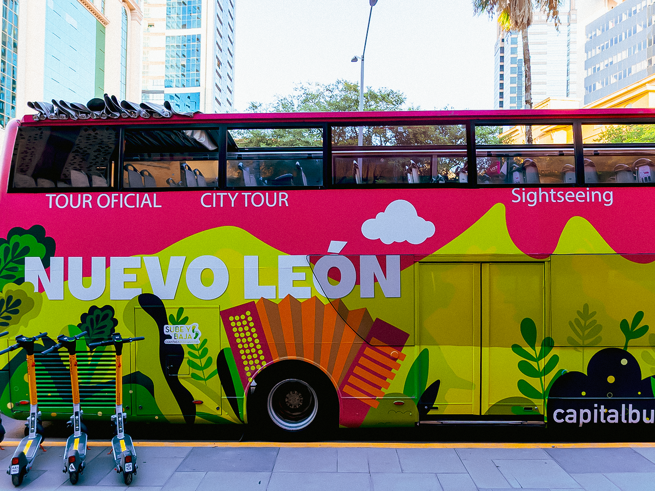 Nuevo León implementa servicio de autobús turístico 'Hop On, Hop Off' rumbo al Mundial 2026