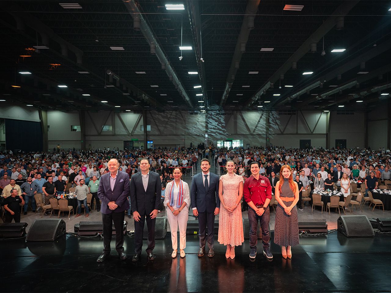 Celebran a padres servidores públicos con evento conmemorativo por el Día del Padre