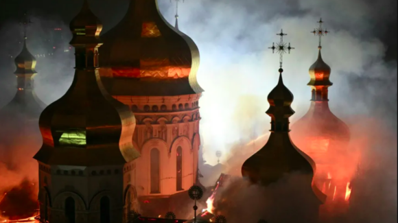 Ataque de Rusia deja al menos 11 muertos en Ucrania y provoca incendio en catedral de Kiev