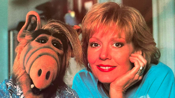Fallece la actriz Anne Schedeen a los 77 años, dio vida a la ‘mamá’ de ALF