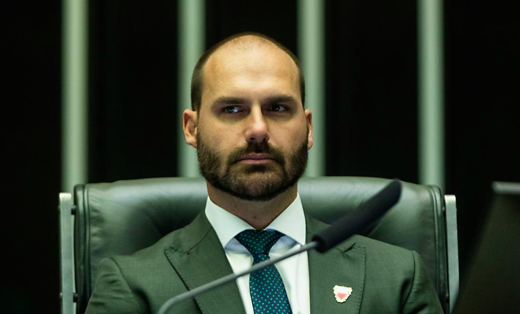Tribunal Supremo de Brasil condena a Eduardo Bolsonaro a 4 años de prisión