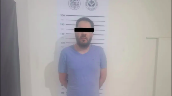 Joven acudió a vender tarjetas Pokémon y terminó detenido por presunto robo