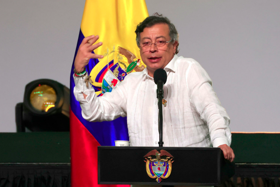 Petro reitera irregularidades en elecciones