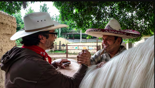 Alejandro Fernández y Julión Álvarez preparan dueto