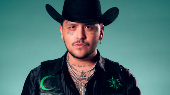 Filtran supuesta fortuna de Christian Nodal y el conflicto con su padre