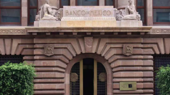 Banxico decidió por unanimidad mantener la tasa de interés en 6.50% e inicia fase de congelamiento