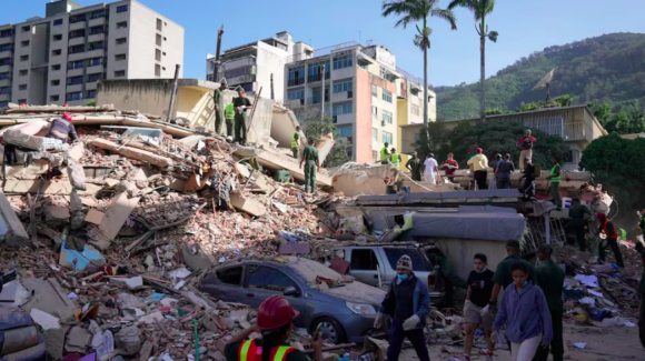 Suben a 589 los muertos y más de 50 mil desaparecidos tras los dos terremotos en Venezuela