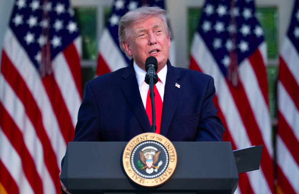 Trump amenaza a Europa con imponer aranceles del 100%
