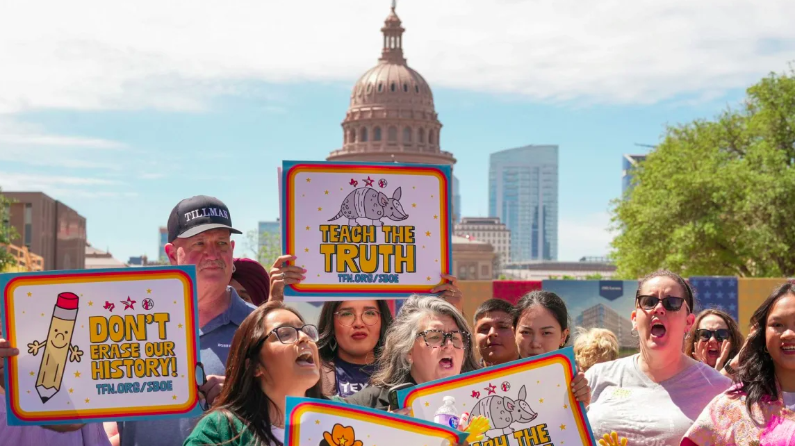 Texas aprueba lecturas obligatorias de la Biblia en escuelas