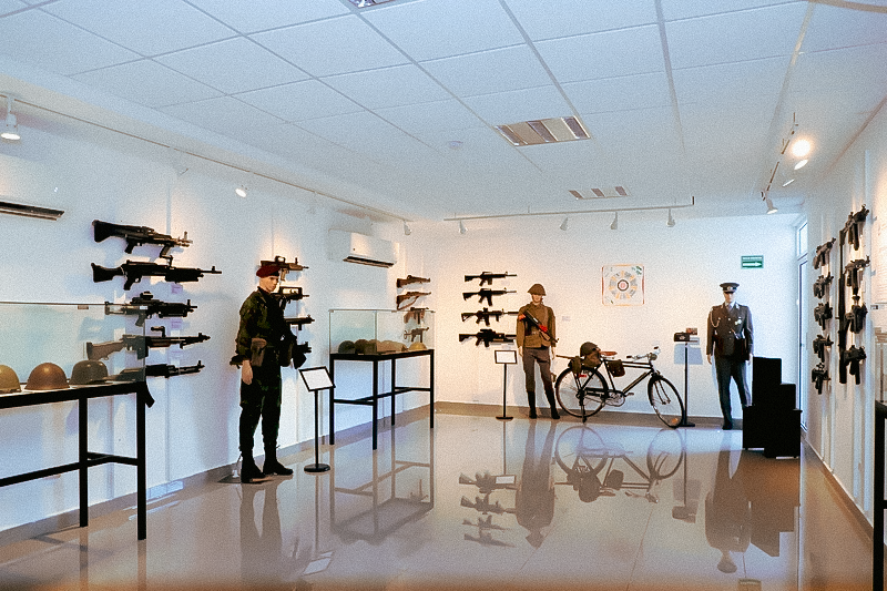 Municipio de Monterrey inaugura la exposición 'Armas Emblemáticas del Siglo XX y Coleccionismo Militar'