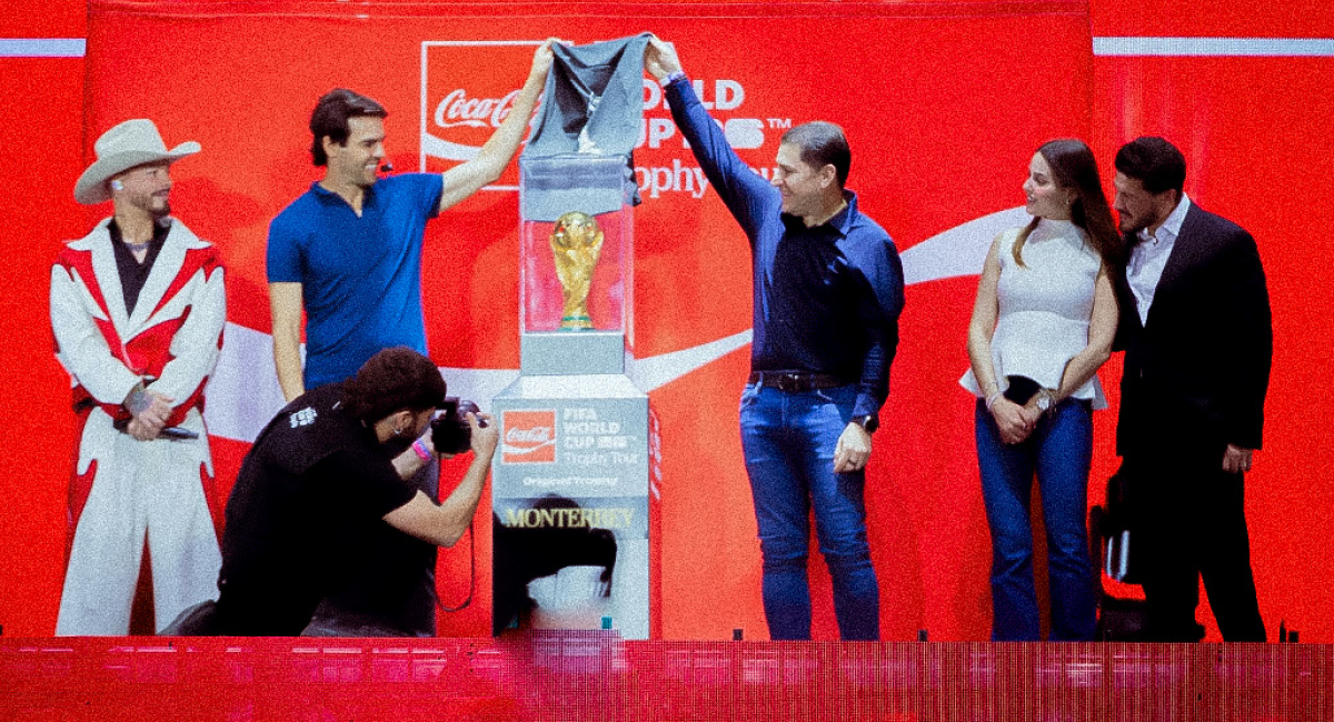 J Balvin y Kaká desatan la euforia en Monterrey durante la clausura del Trophy Tour
