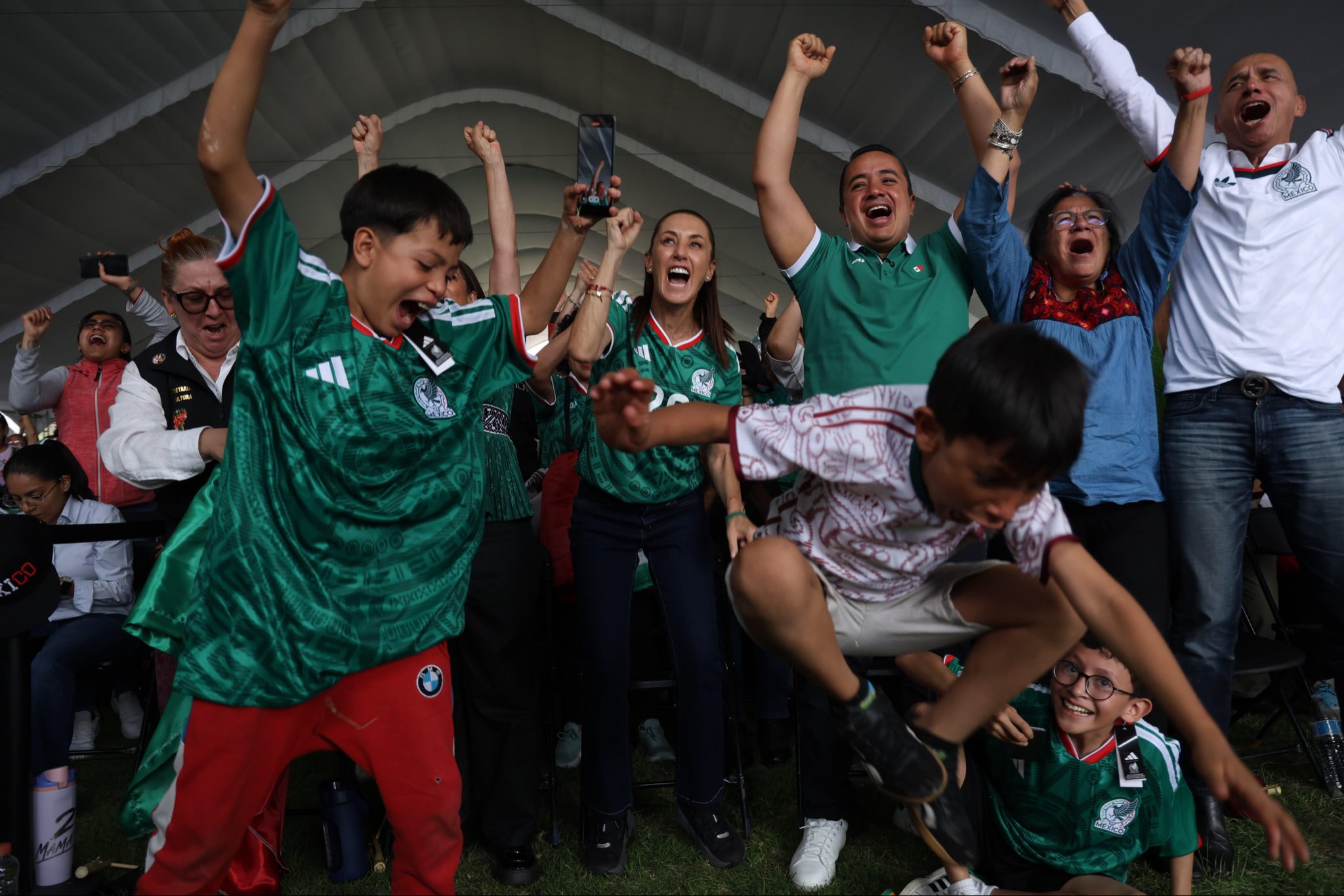 Claudia Sheinbaum felicita a México tras victoria 2-0