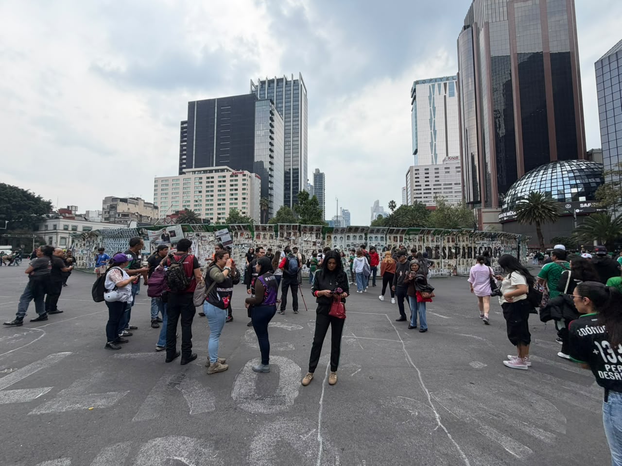 Policía de CDMX reprime marcha de madres buscadoras en Calzada de Tlalpan; genera enfrentamientos