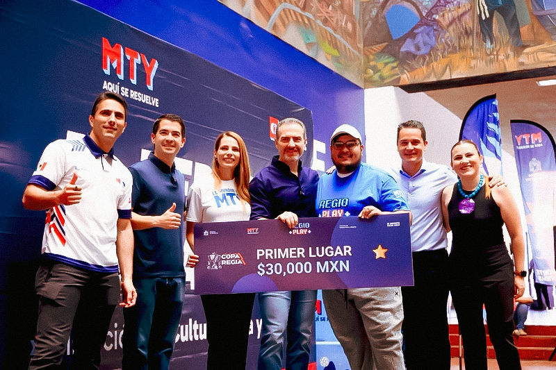 El Municipio de Monterrey entrega premios a los ganadores del torneo 'Mundialito de Barrios'
