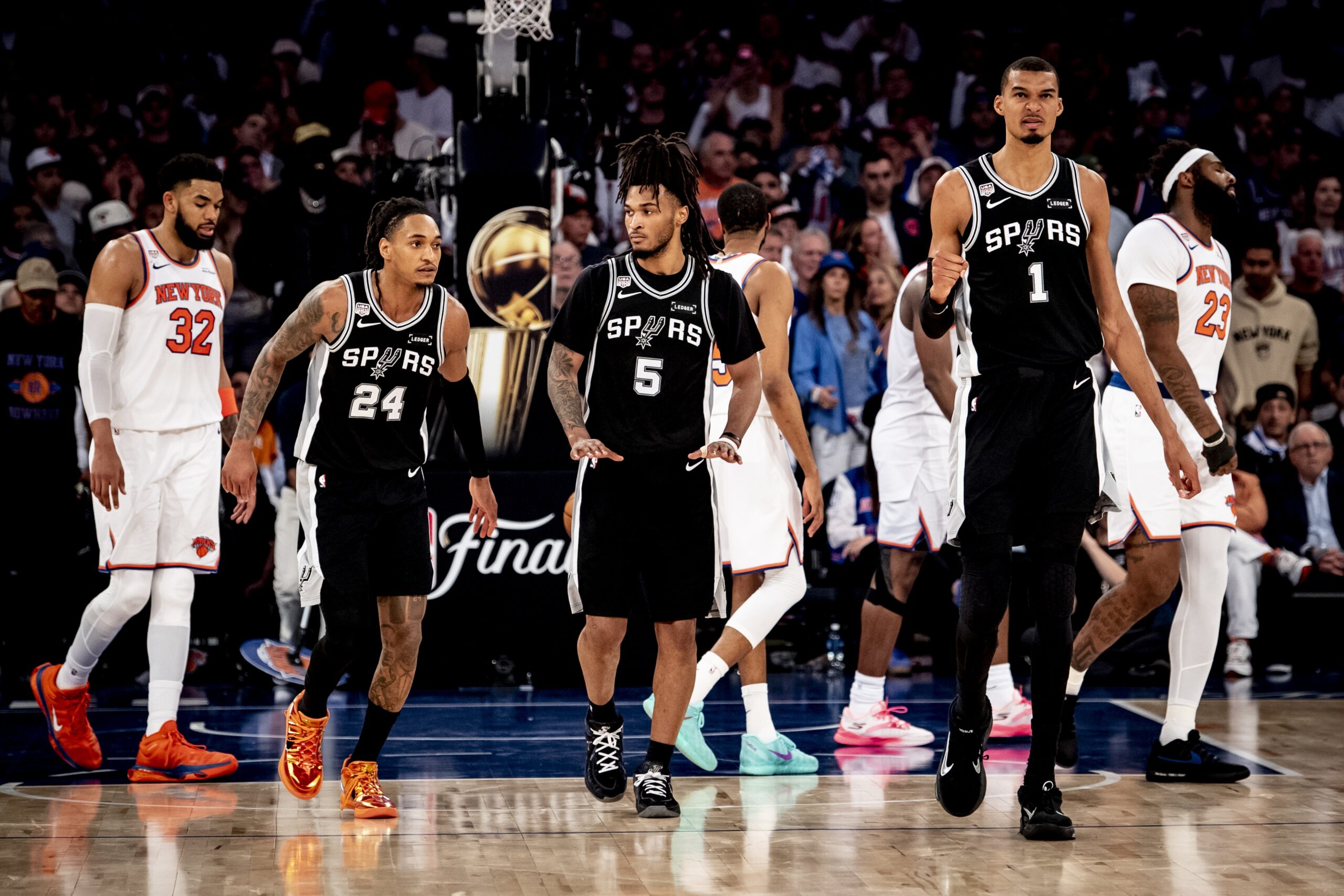 NBA: San Antonio Spurs se imponen a los Knicks en el juego tres de las Finales