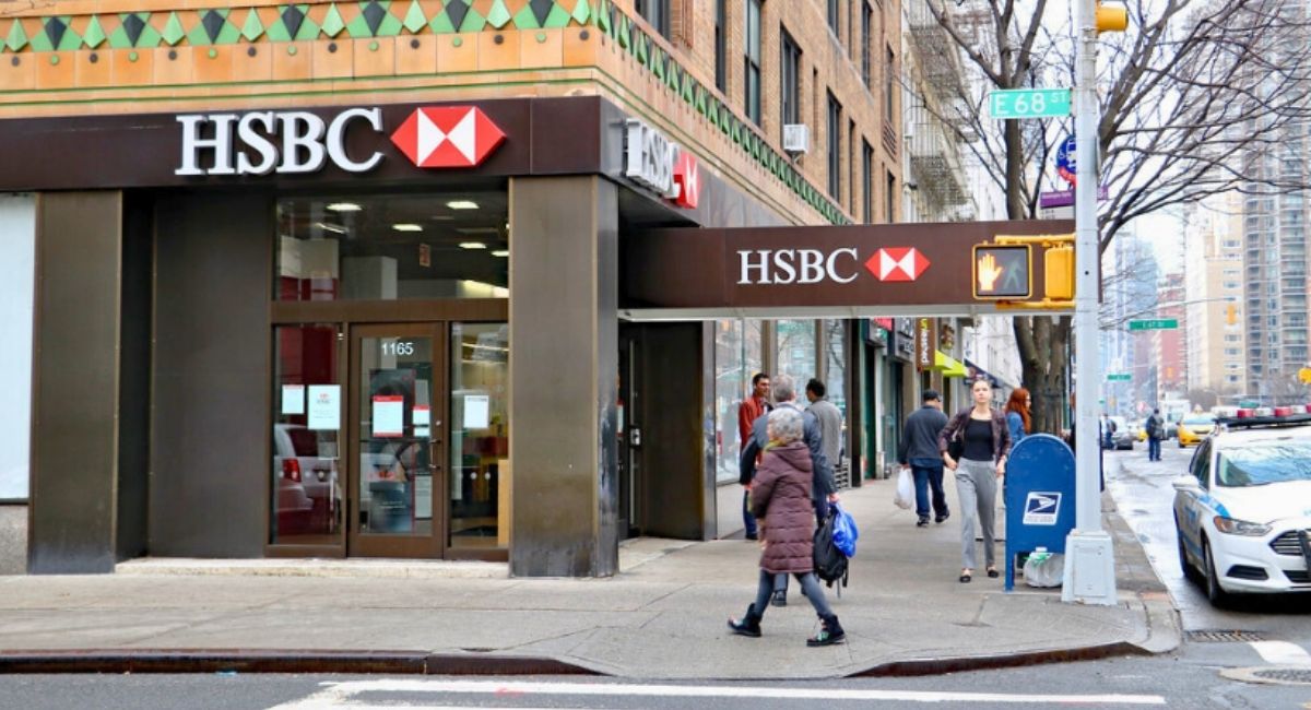 Tesoro de Estados Unidos pide a bancos identificar las cuentas de migrantes sin documentos