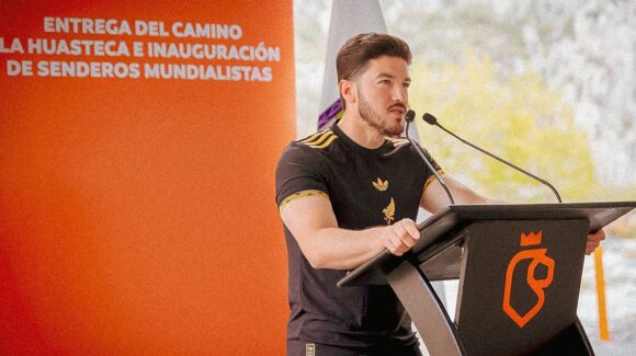 En Nuevo León entregan obras de rehabilitación vial en La Huasteca y presentan ‘Senderos Mundialistas’