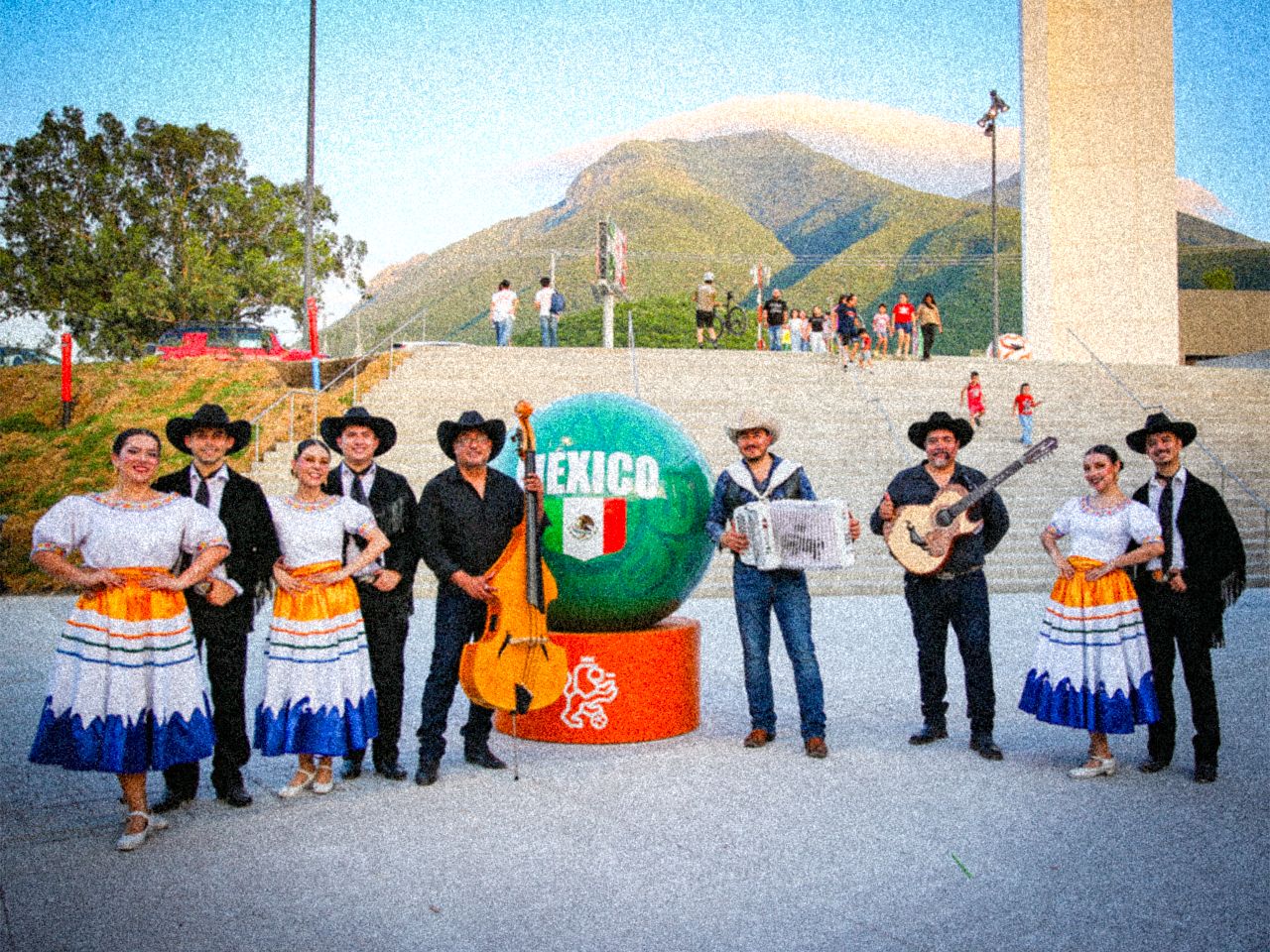 Celebran el Día del Padre con actividades recreativas en el Pabellón Cultural de Nuevo León