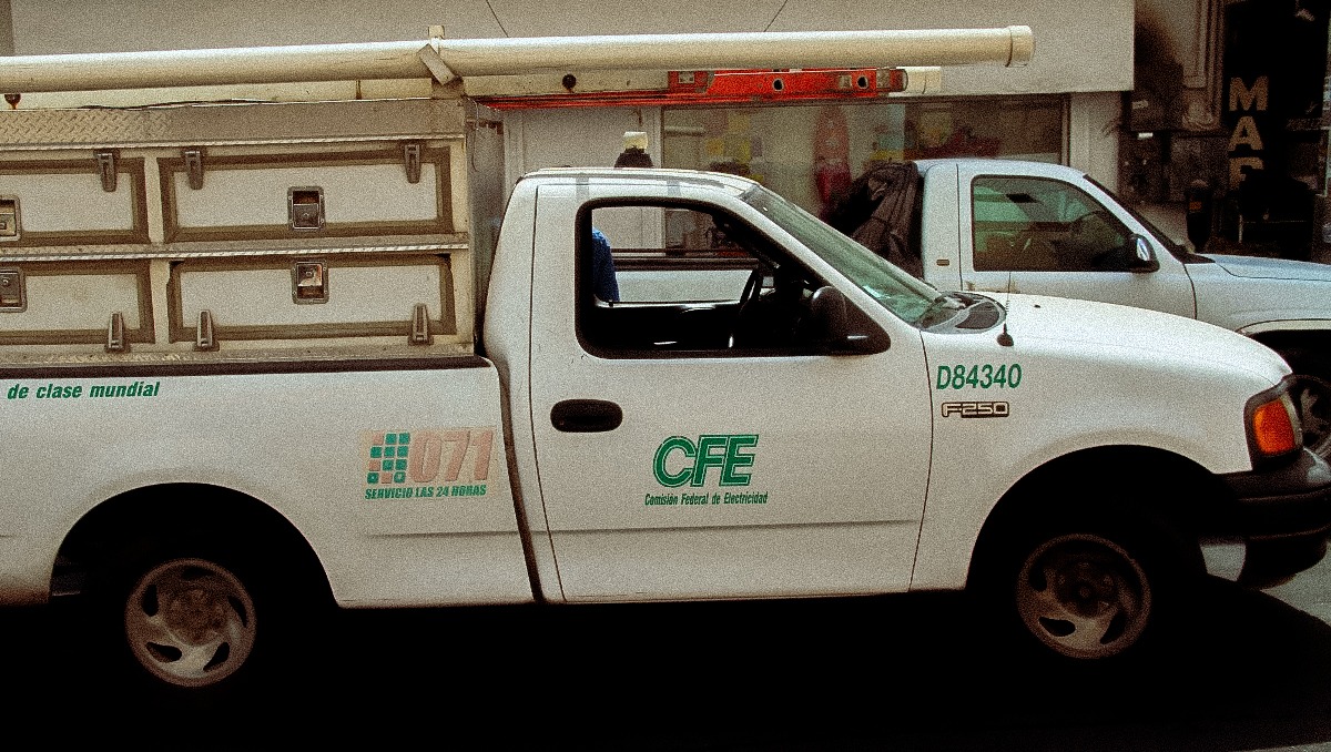 La CFE refuerza red eléctrica en Nuevo León para prevenir interrupciones en el suministro