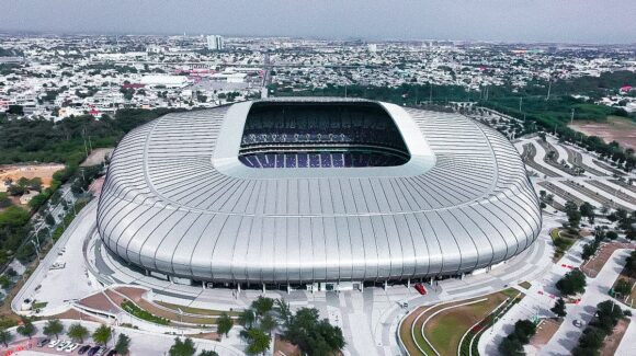 Despliegan operativo especial en el Estadio Monterrey para el duelo mundialista entre Sudáfrica y Corea del Sur