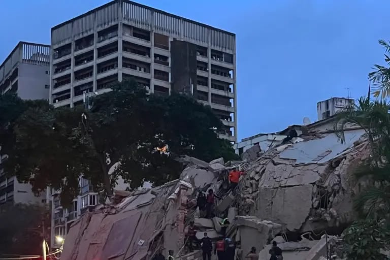 Terremotos de magnitud 7.2 y 7.5 sacuden Venezuela; se registraron con 39 segundos de diferencia
