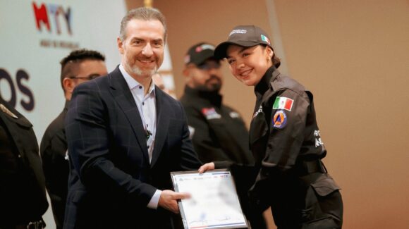 Gradúa Monterrey a la primera generación de su Academia de Protección Civil