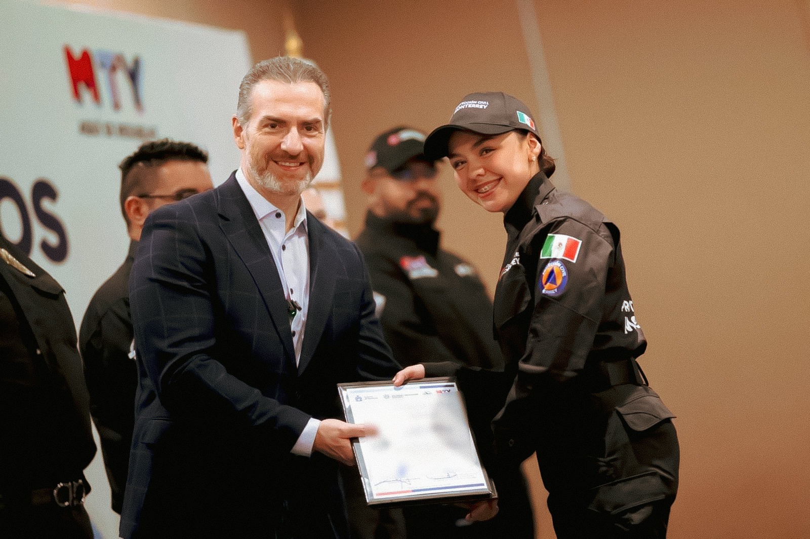 Gradúa Monterrey a la primera generación de su Academia de Protección Civil