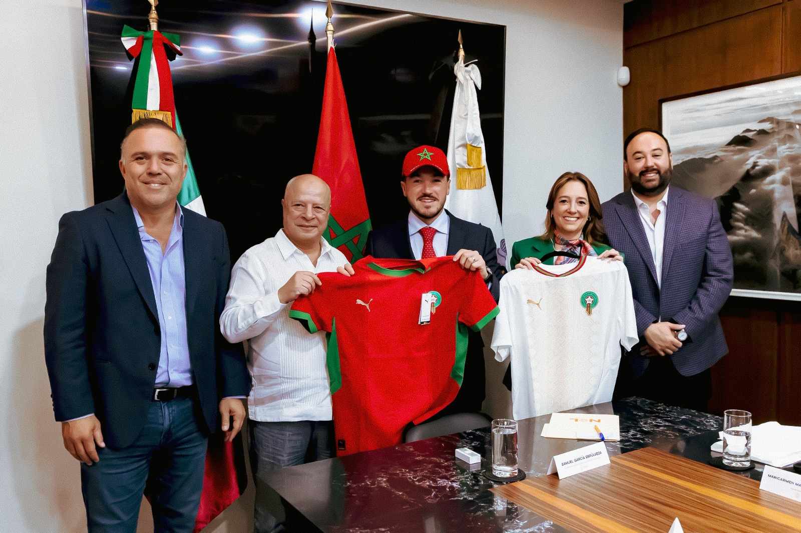 Recibe Samuel García al embajador de Marruecos previo al duelo ante Países Bajos