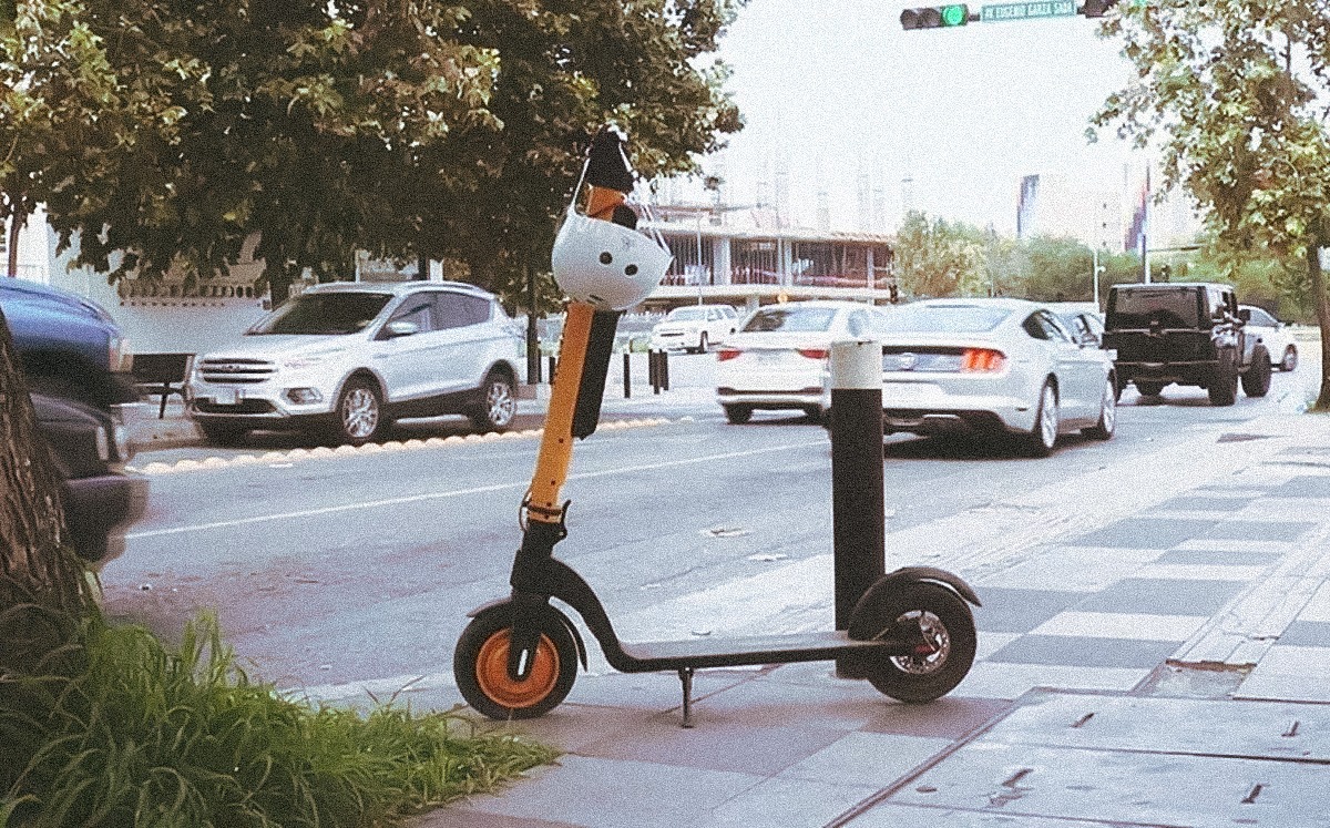 Monterrey implementa nuevo sistema de micromovilidad con scooters eléctricos