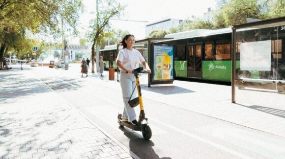 Monterrey implementa nuevo sistema de micromovilidad con scooters eléctricos