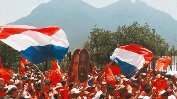 Ambiente festivo en Nuevo León: Hinchas neerlandeses realizan ‘Fan Walk’ en Monterrey