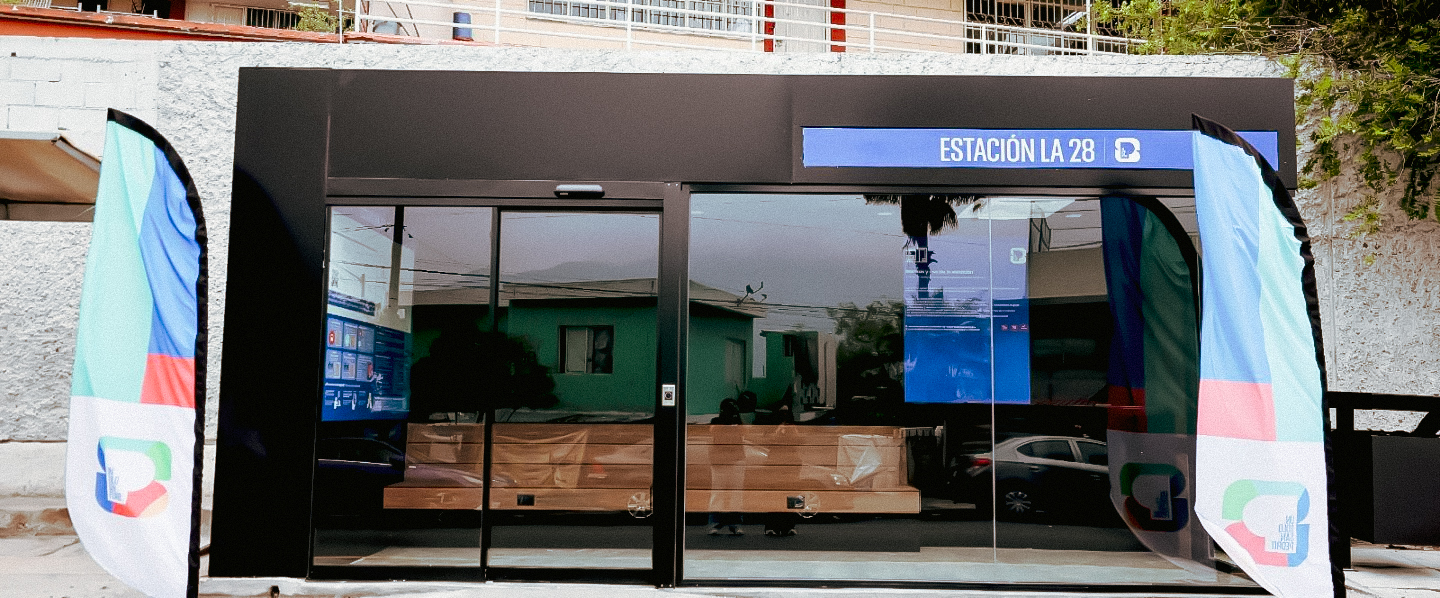 San Pedro Garza García instala cinco parabuses inteligentes en la zona poniente