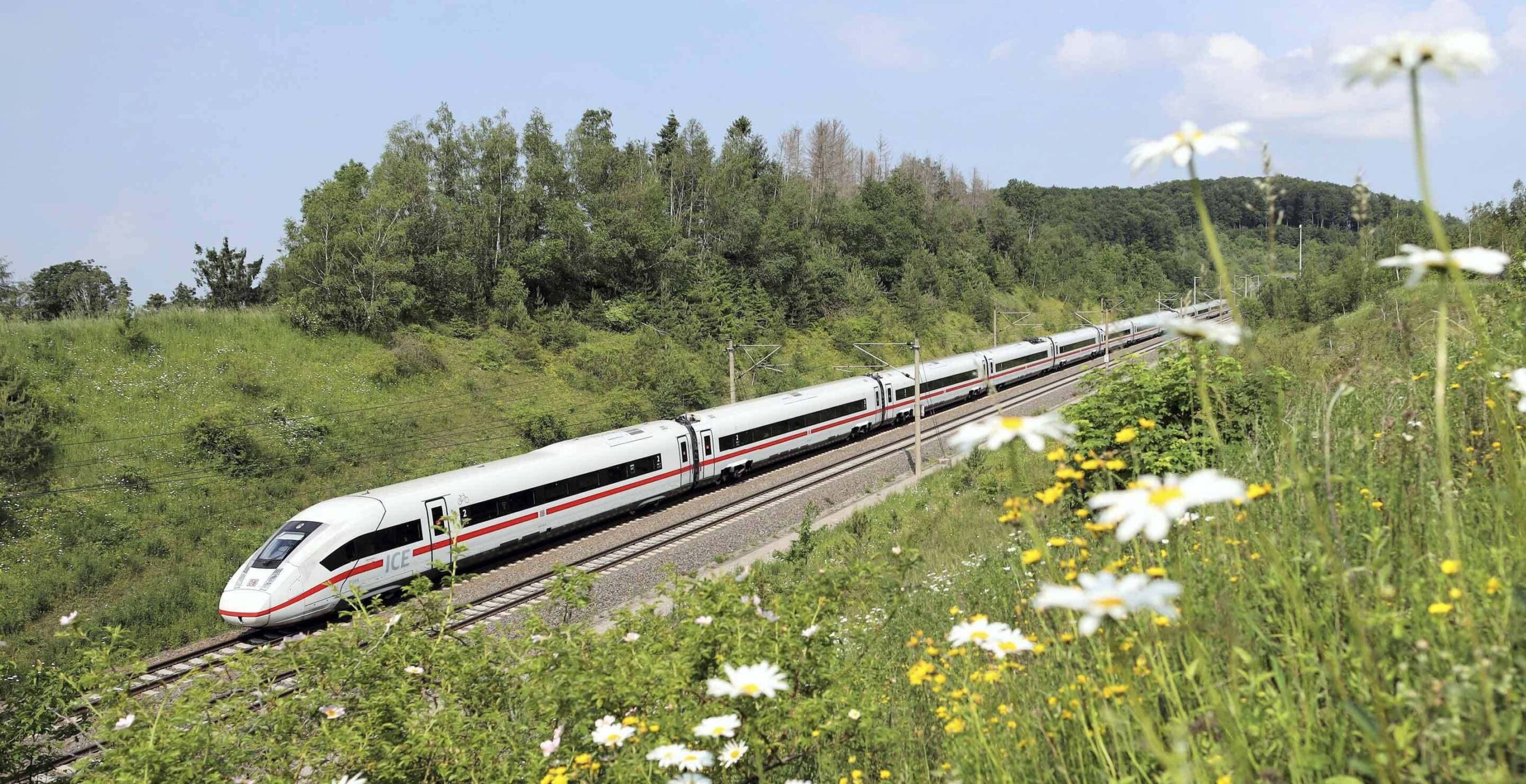 Autoridades de Alemania suspenden servicio ferroviario por fallo en sistema central