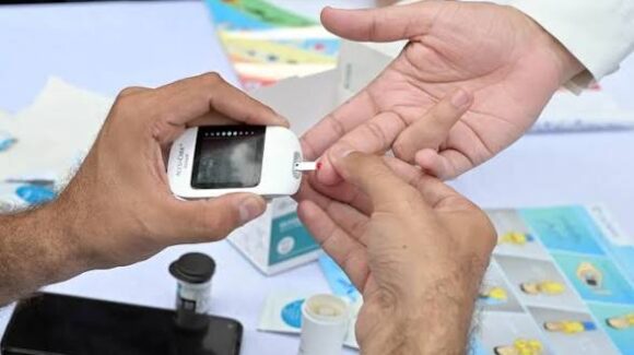 Modelo de IA predice caídas de glucosa con 24 horas de antelación