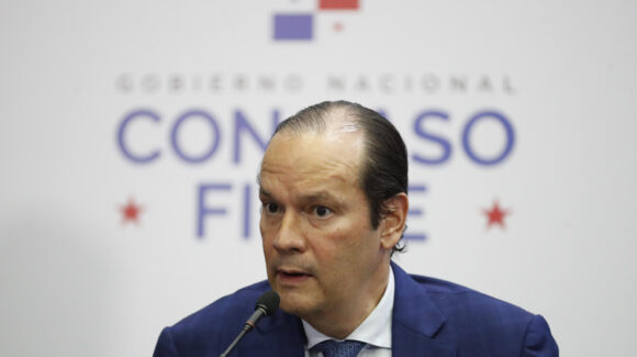 Panamá rechaza injerencia de China sobre terminales del Canal en la OEA