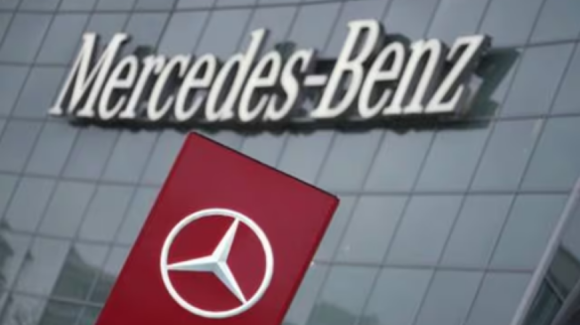 La compañía Mercedes-Benz se enfrenta a una posible prohibición en Estados Unidos