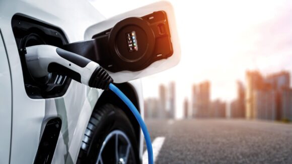 Se coloca Nuevo León en top de ventas de autos híbridos y eléctricos
