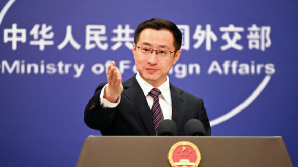 China acusa a un aliado de EU de aspirar a la militarización y al desarrollo de armas nucleares