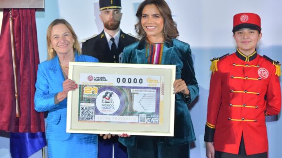México y Francia celebran bicentenario de relaciones diplomáticas con billete de lotería