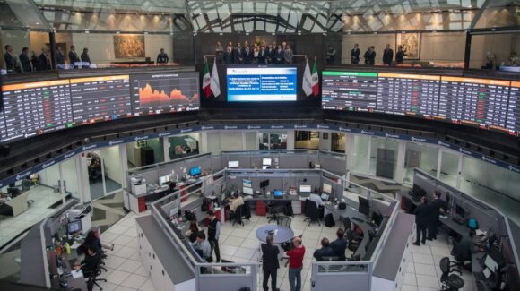 Bolsa Mexicana opera con pérdidas mientras Wall Street sube por Inteligencia Artificial
