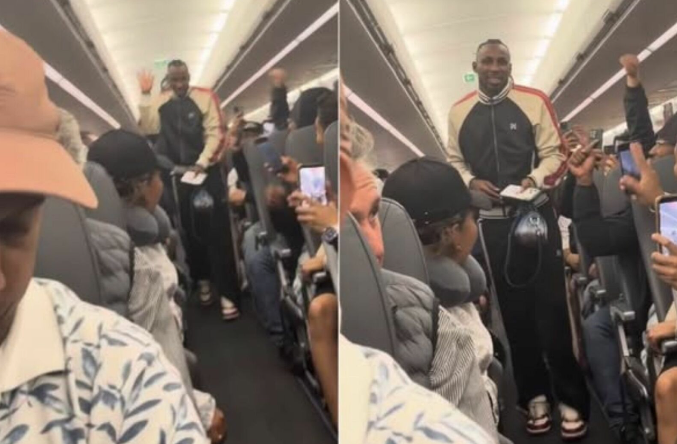 Julián Quiñones recibe ovación en avión tras el Mundial 2026 durante el regreso de la Selección Mexicana