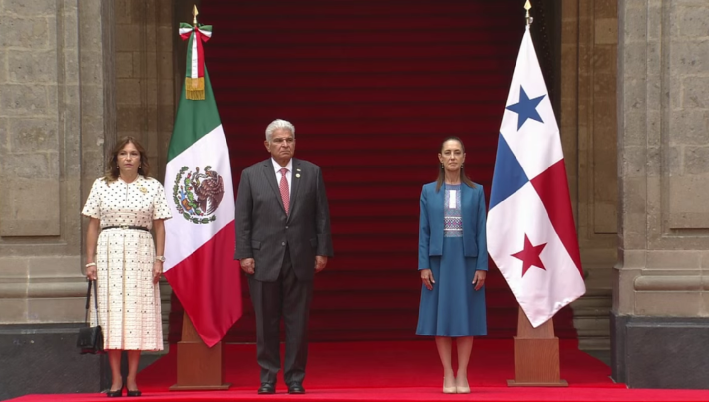 Sheinbaum recibe a José Raúl Mulino, presidente de Panamá, en Palacio Nacional para reunión bilateral