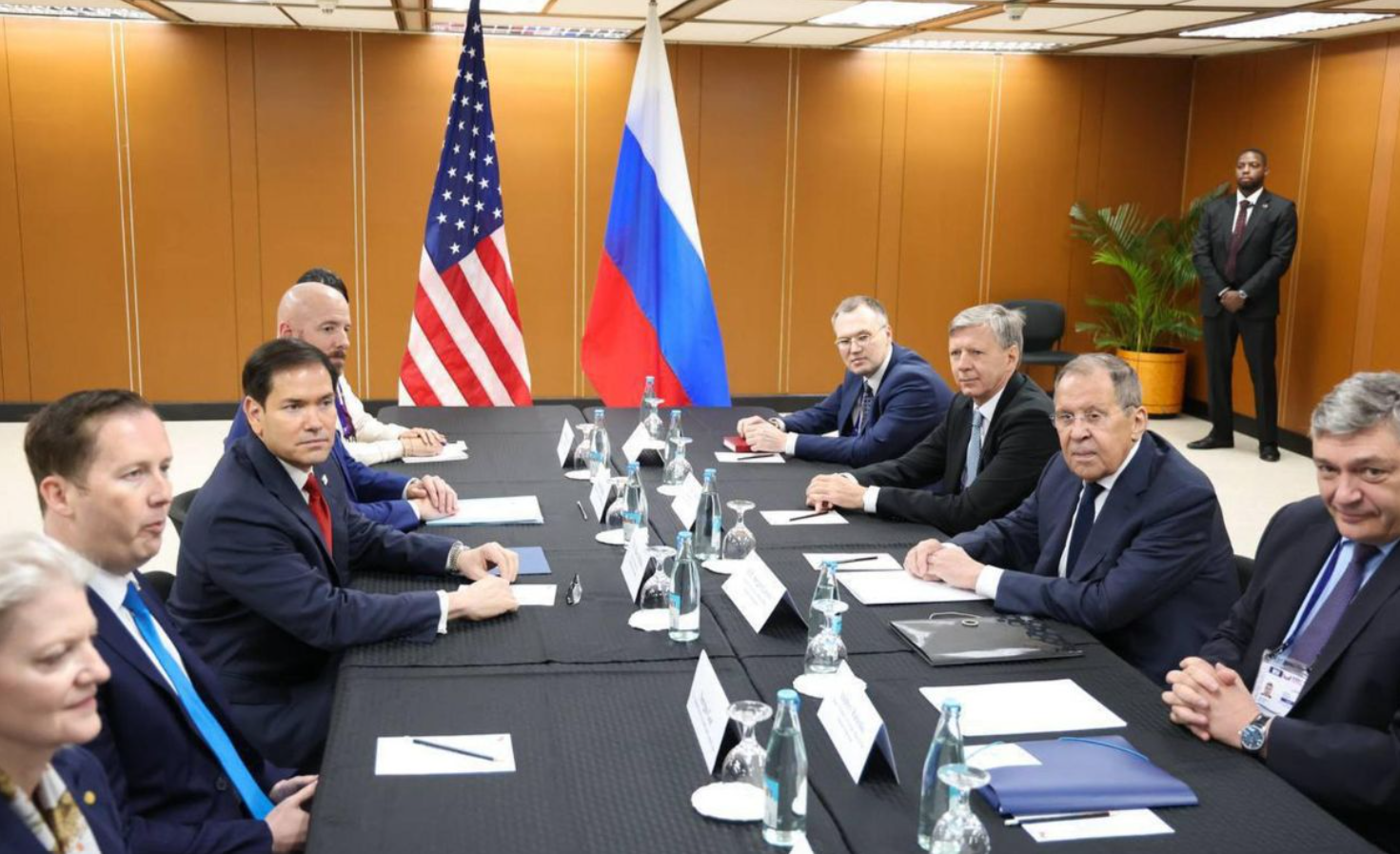 Marco Rubio y Serguéi Lavrov se reúnen para abordar la guerra en Ucrania y su posible fin
