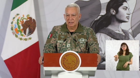 Sedena descarta relación con escuelas militarizadas desde 2008; es delito el uso de insignias y uniformes