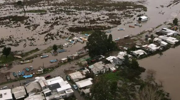 Chile declara estado de catástrofe por devastador temporal de lluvias que deja miles de aislados y severos daños