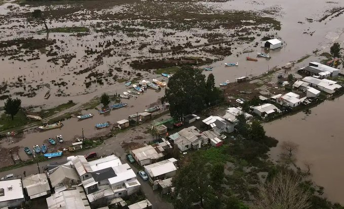 Chile declara estado de catástrofe por devastador temporal de lluvias que deja miles de aislados y severos daños
